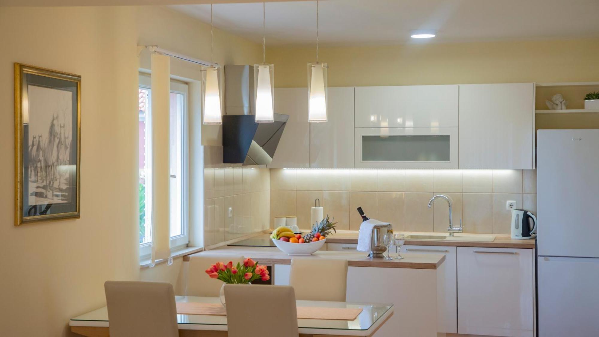 Baska Voda Apartments - Steps From The Beach, Free Parking, Central Location Bagian luar foto