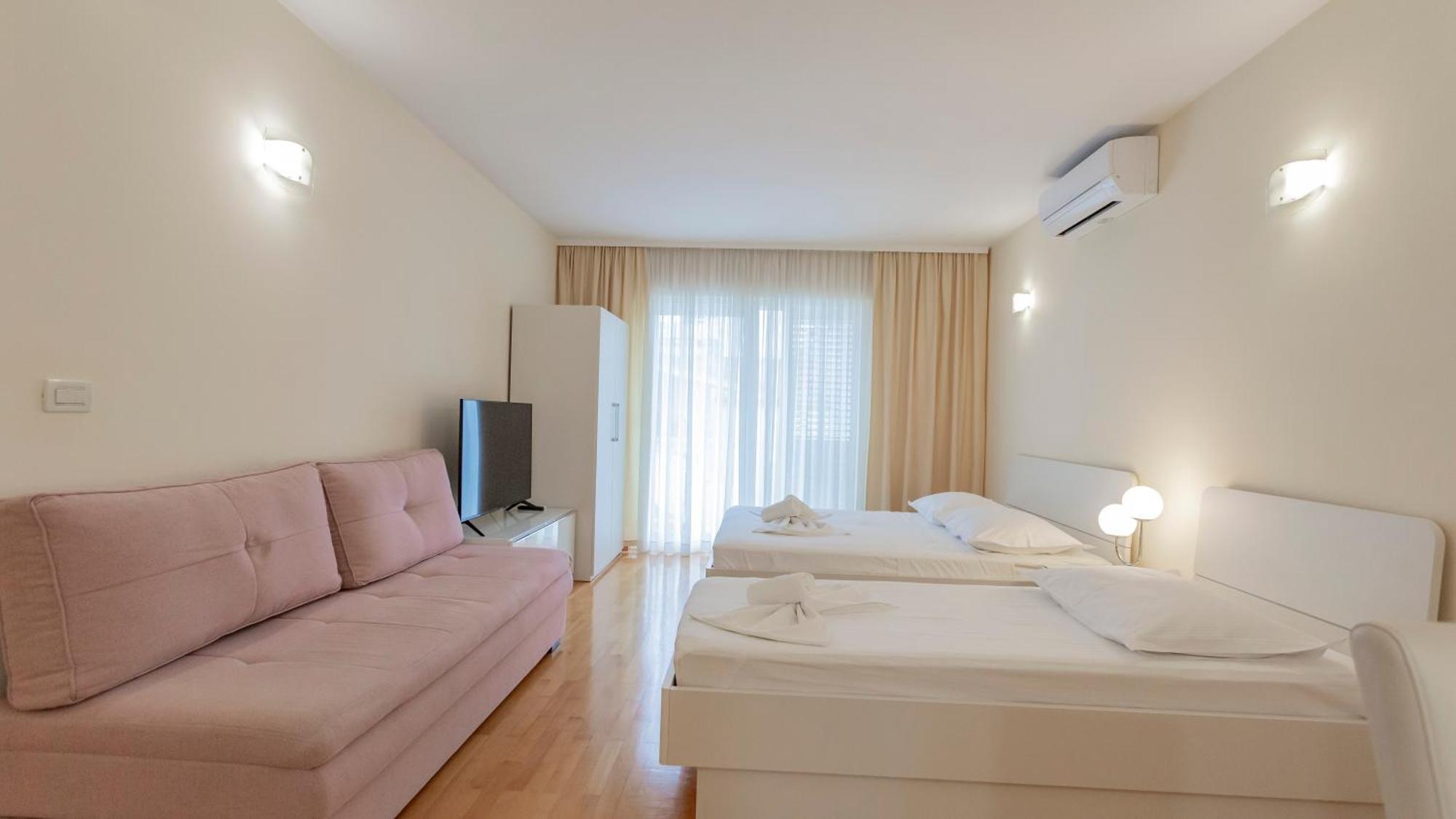 Baska Voda Apartments - Steps From The Beach, Free Parking, Central Location Bagian luar foto