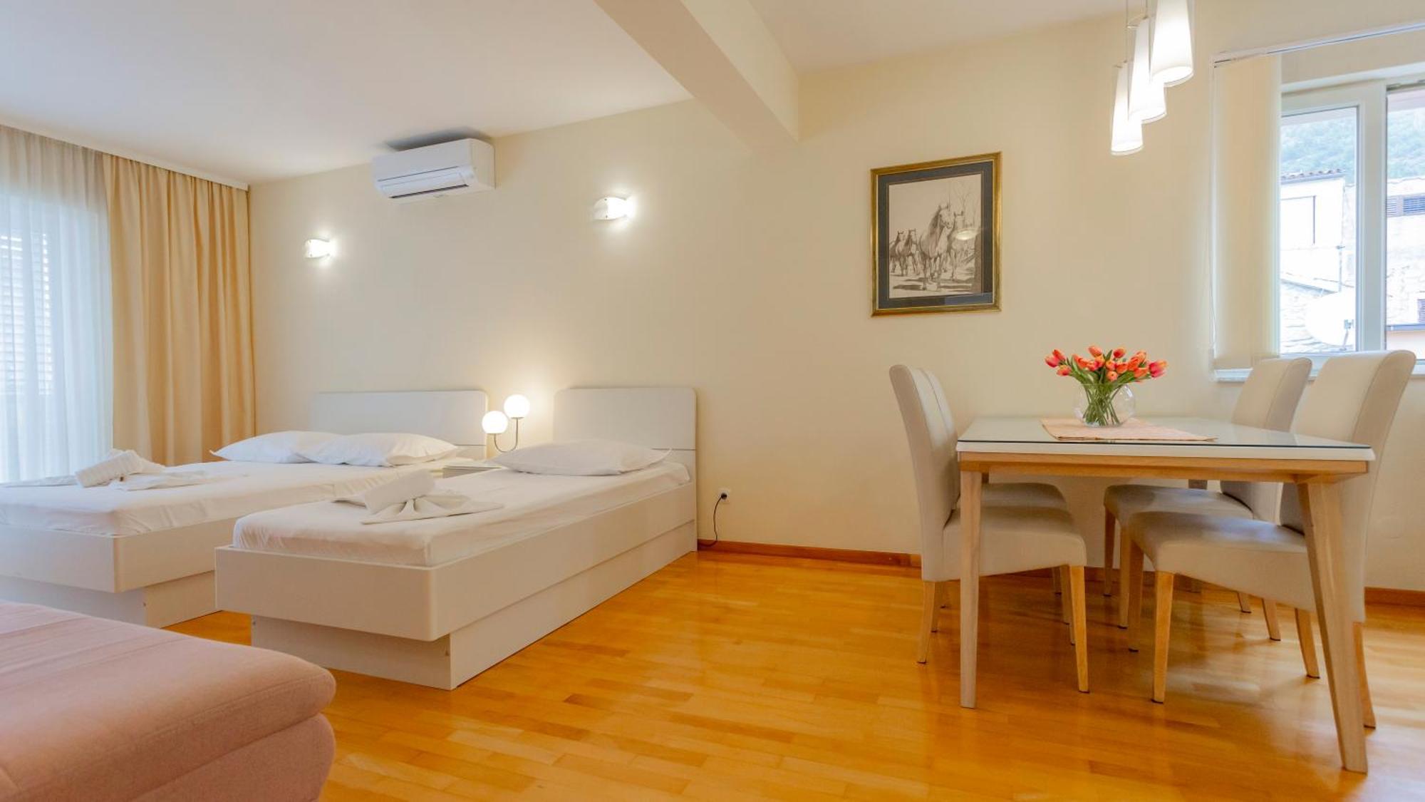 Baska Voda Apartments - Steps From The Beach, Free Parking, Central Location Bagian luar foto