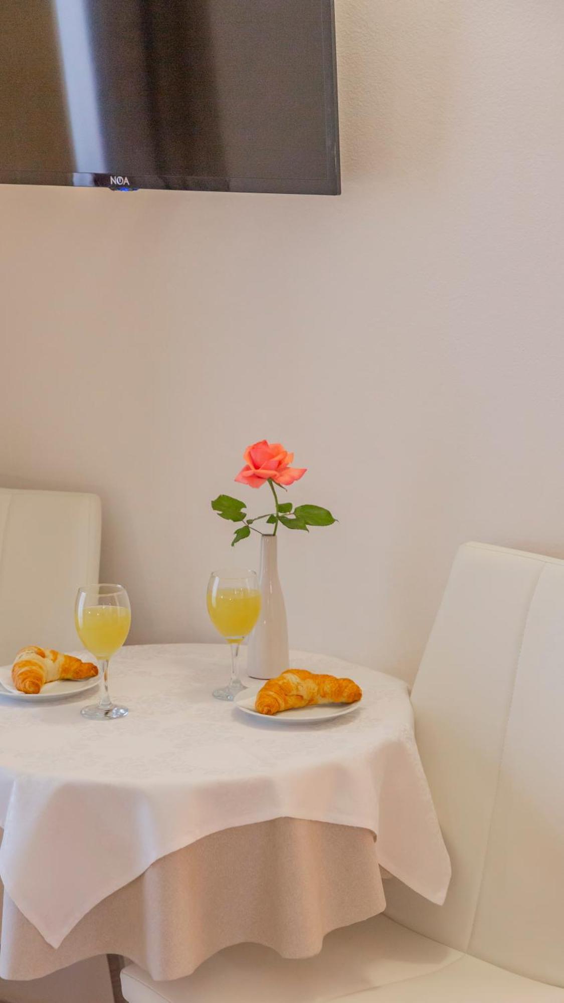 Baska Voda Apartments - Steps From The Beach, Free Parking, Central Location Bagian luar foto