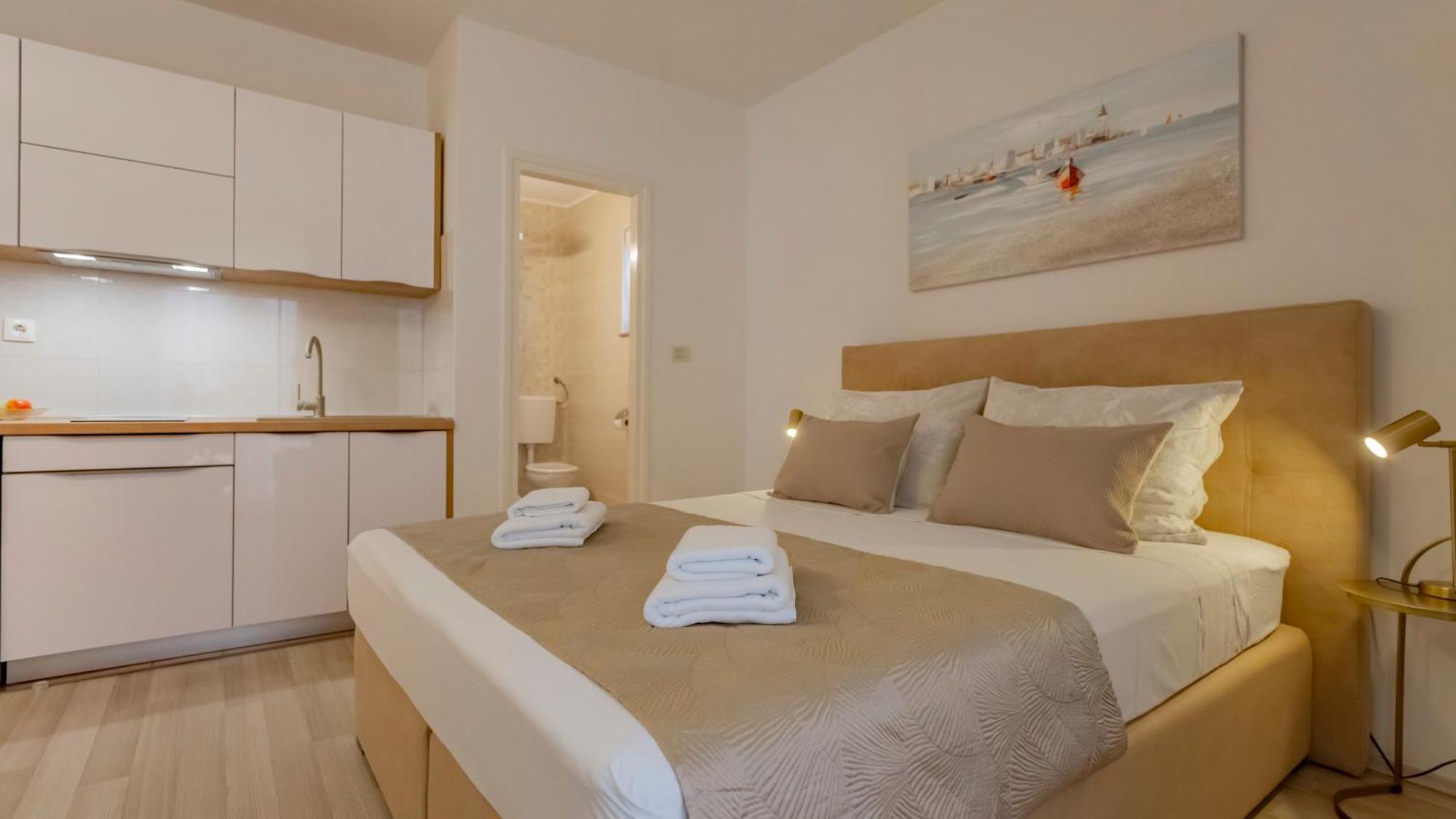 Baska Voda Apartments - Steps From The Beach, Free Parking, Central Location Bagian luar foto