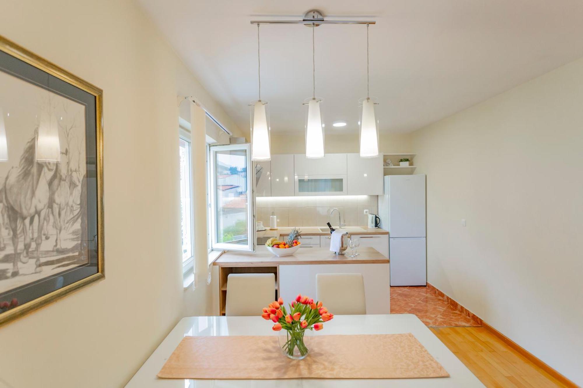 Baska Voda Apartments - Steps From The Beach, Free Parking, Central Location Bagian luar foto