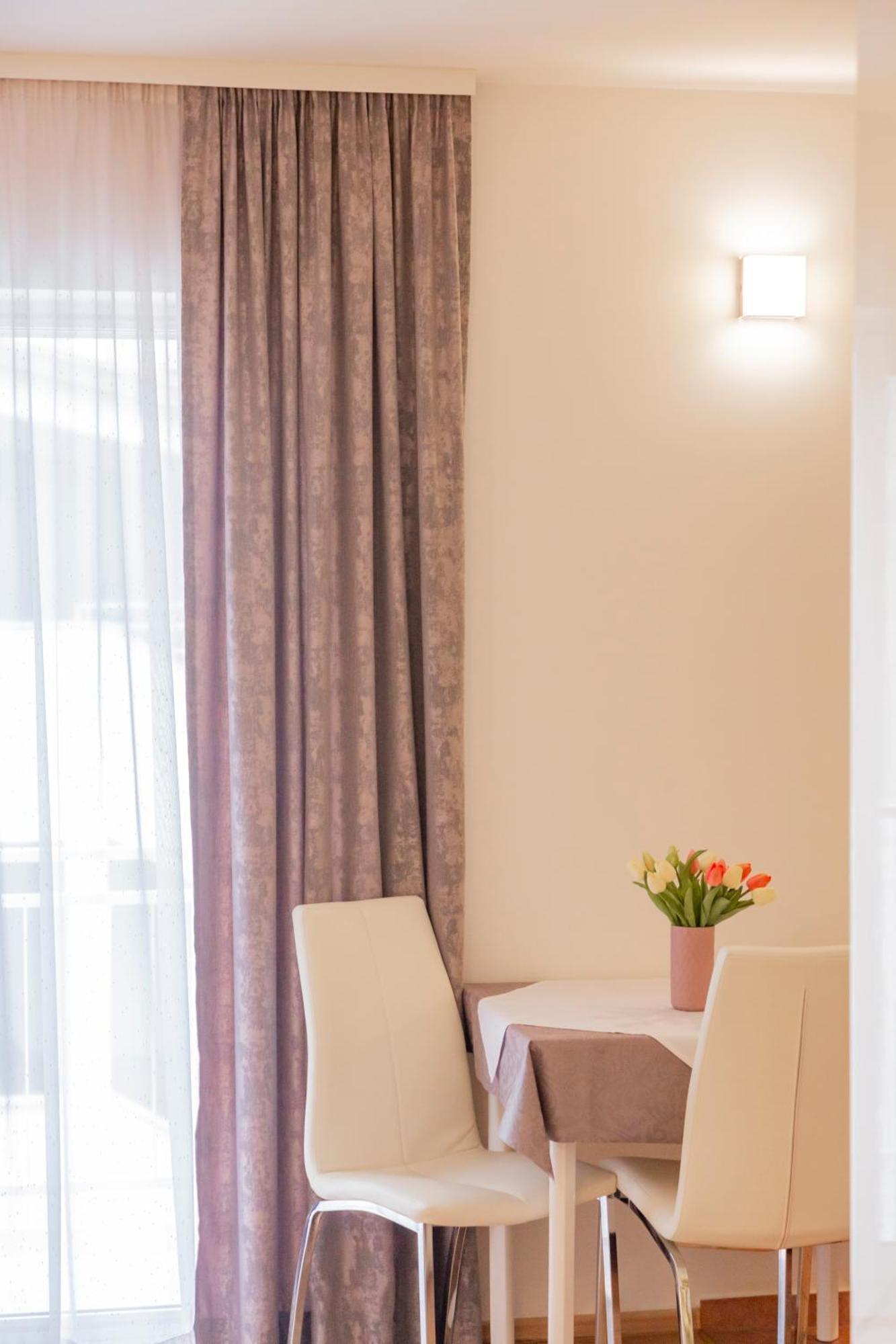 Baska Voda Apartments - Steps From The Beach, Free Parking, Central Location Bagian luar foto