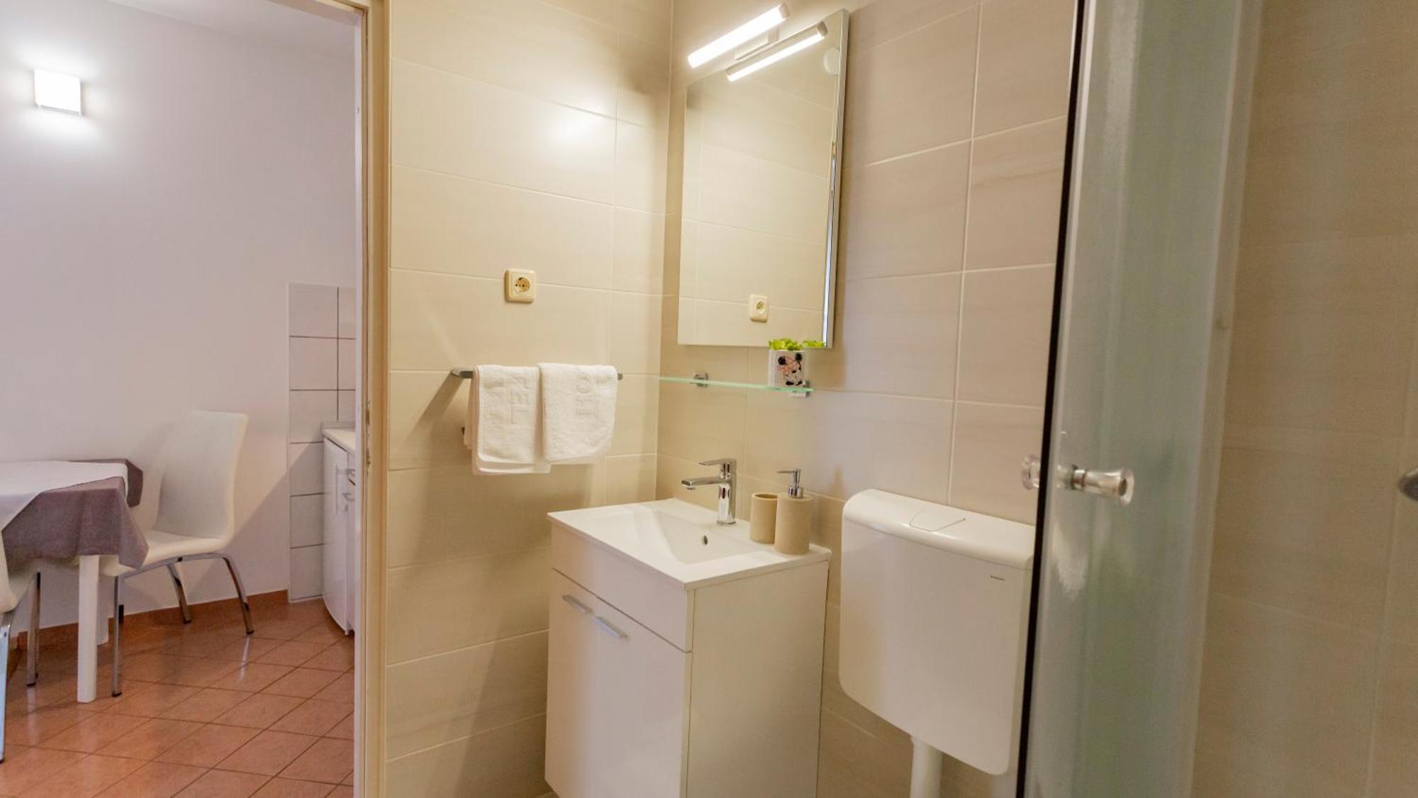 Baska Voda Apartments - Steps From The Beach, Free Parking, Central Location Bagian luar foto