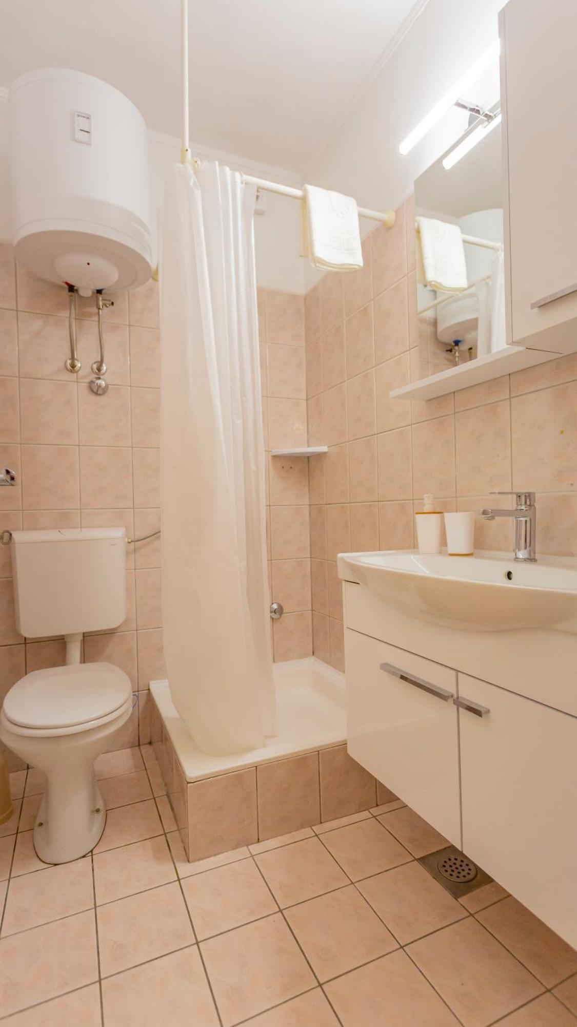 Baska Voda Apartments - Steps From The Beach, Free Parking, Central Location Bagian luar foto