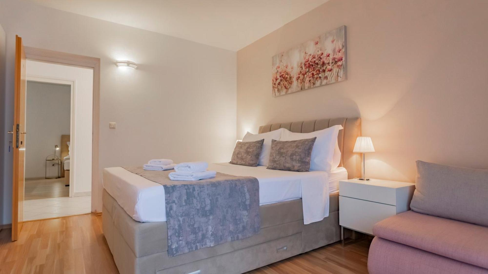Baska Voda Apartments - Steps From The Beach, Free Parking, Central Location Bagian luar foto