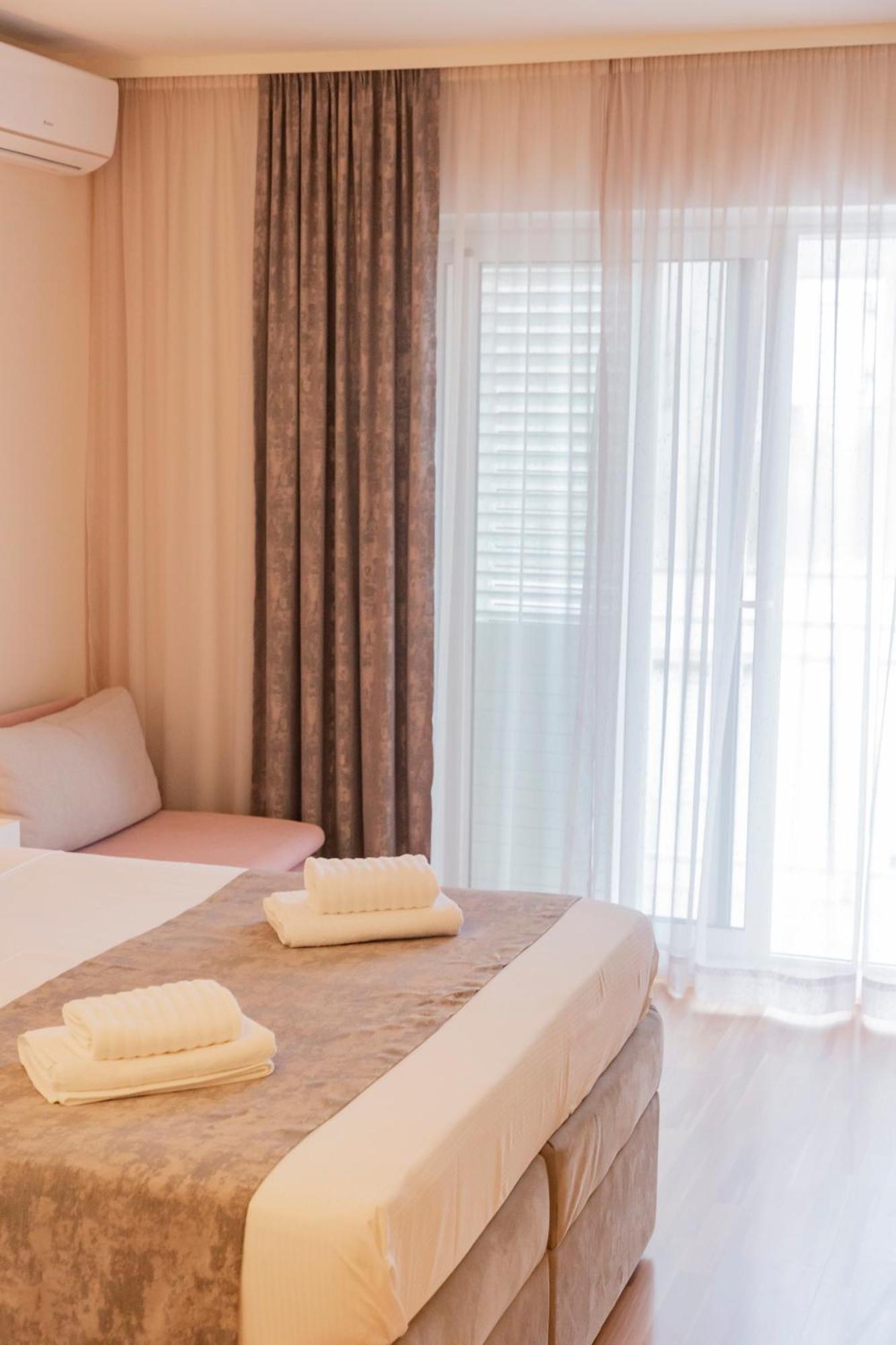 Baska Voda Apartments - Steps From The Beach, Free Parking, Central Location Bagian luar foto