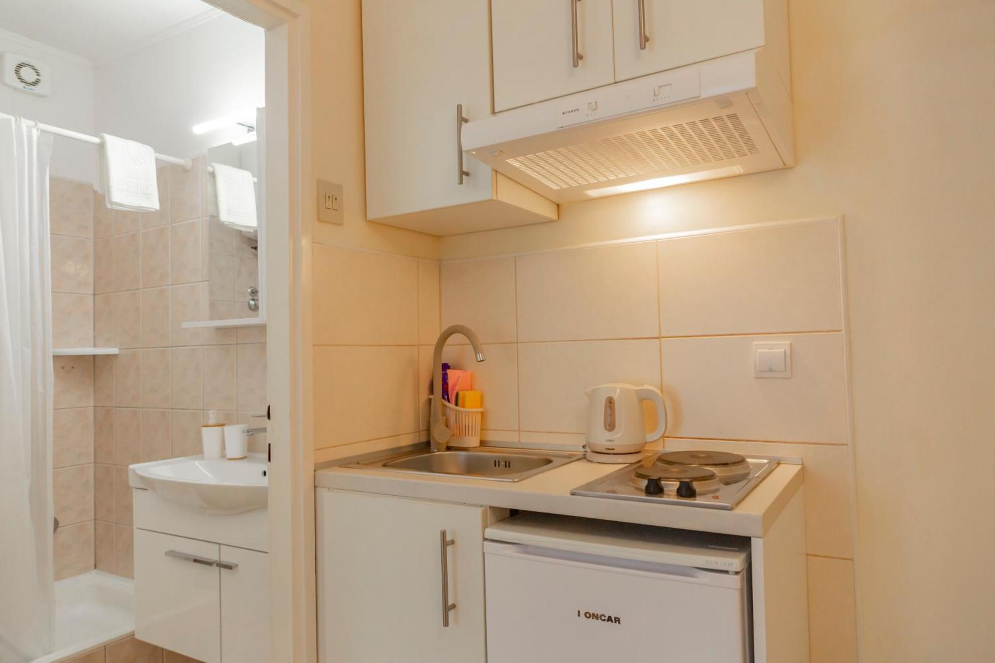 Baska Voda Apartments - Steps From The Beach, Free Parking, Central Location Bagian luar foto