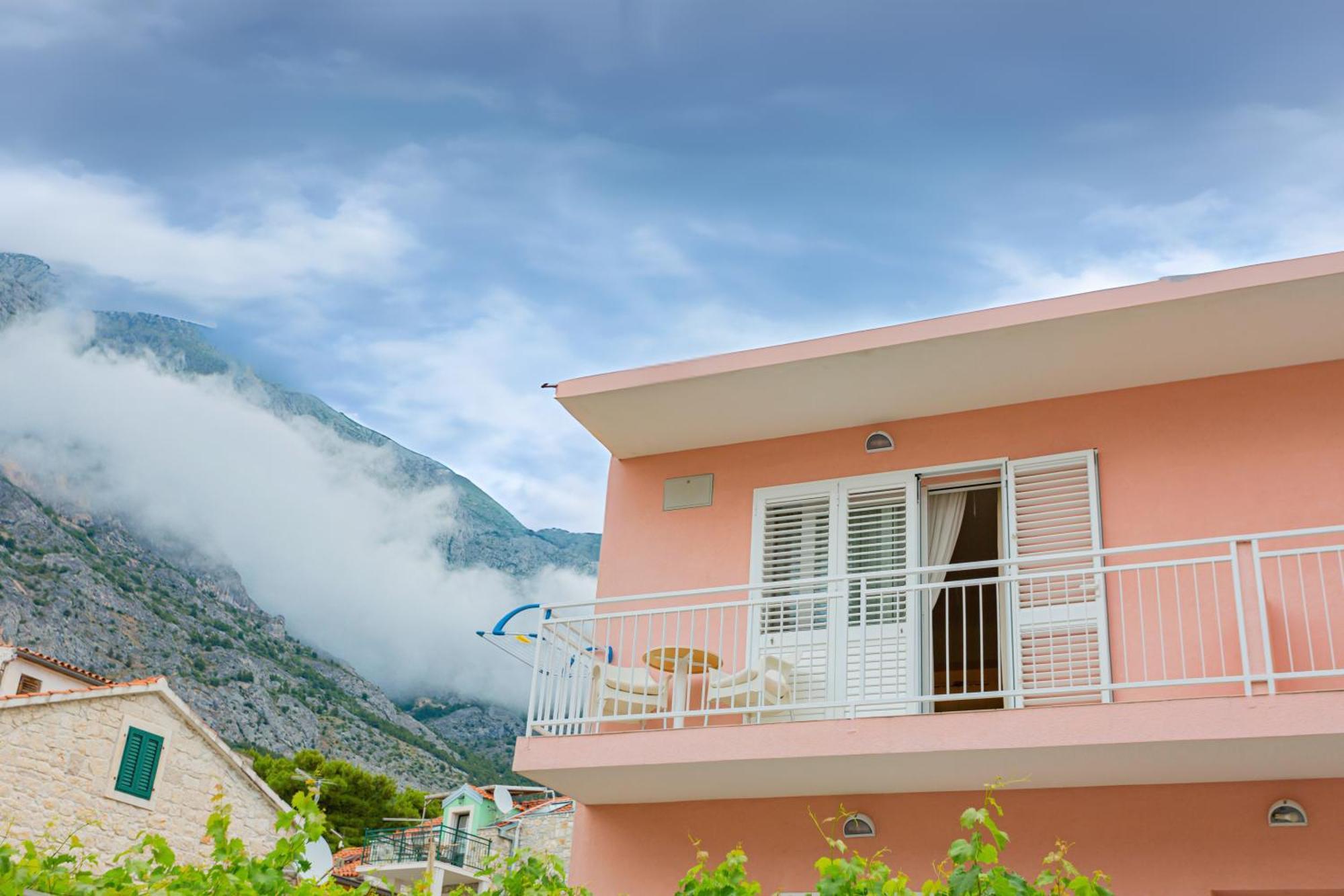 Baska Voda Apartments - Steps From The Beach, Free Parking, Central Location Bagian luar foto